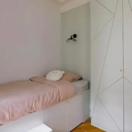 Lägenhet Superbe 2br Ponthieu Champs Elysees