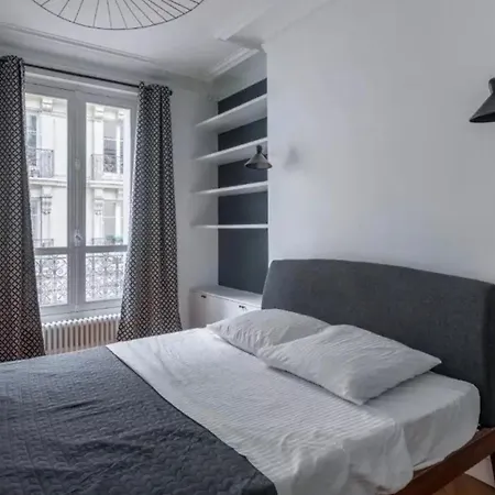 Superbe 2br Ponthieu Champs Elysees Lägenhet *